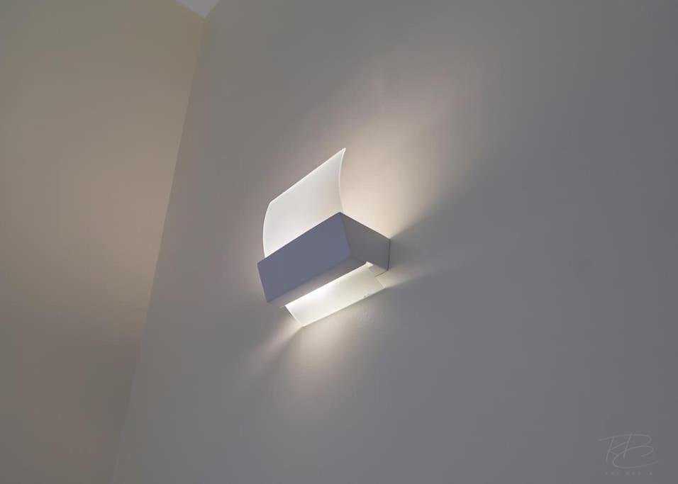 Stunning Luxury 2 Bed Apartment With En-Suite In Wokingham City Centre エクステリア 写真